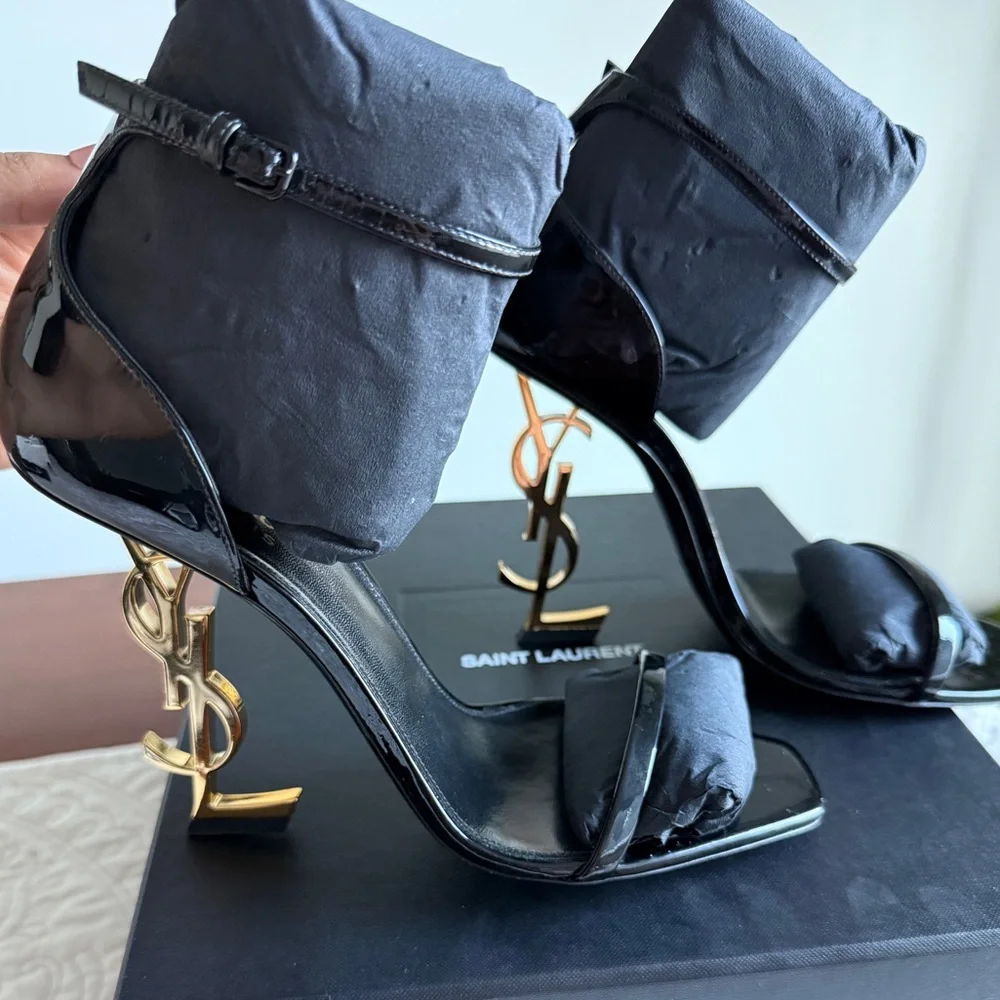 Yves Saint Laurent OPYUM SANDALS IN PATENT LEATHER - Picture 2 of 8